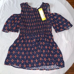 NWT Smocked Cold Shoulder Top. Size Small